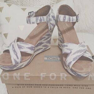 Toms Wedges